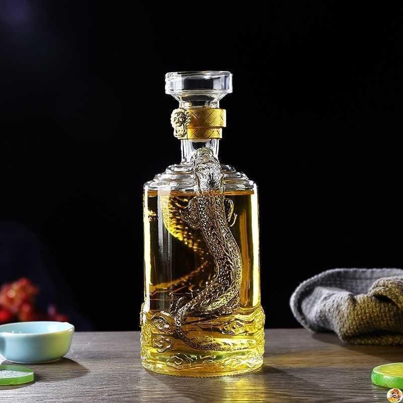 Wine Beer And Spirits - 500ML round shaped dragon engraved whiskey